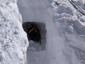 雪地求生：末日降临，雪天挖矿的生存装备与技巧指南